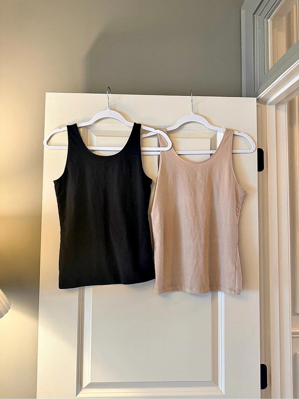 Ann Taylor Scoop Neck Tank Top Set Black & Tan